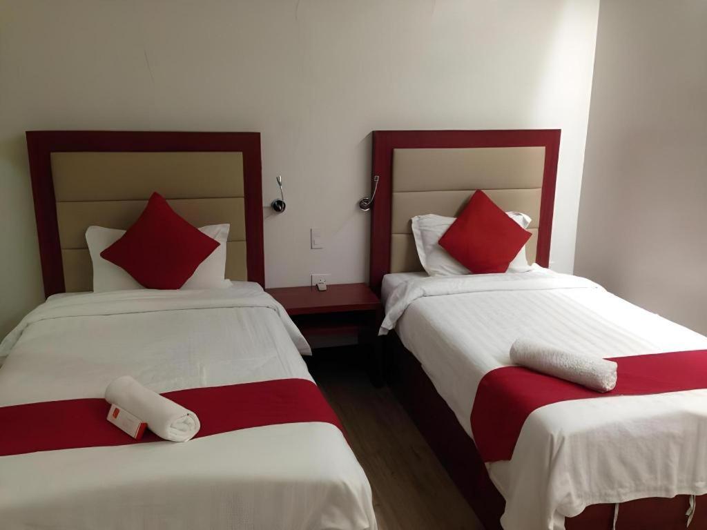 Cherry Midtown Hotel Olongapo Exterior photo