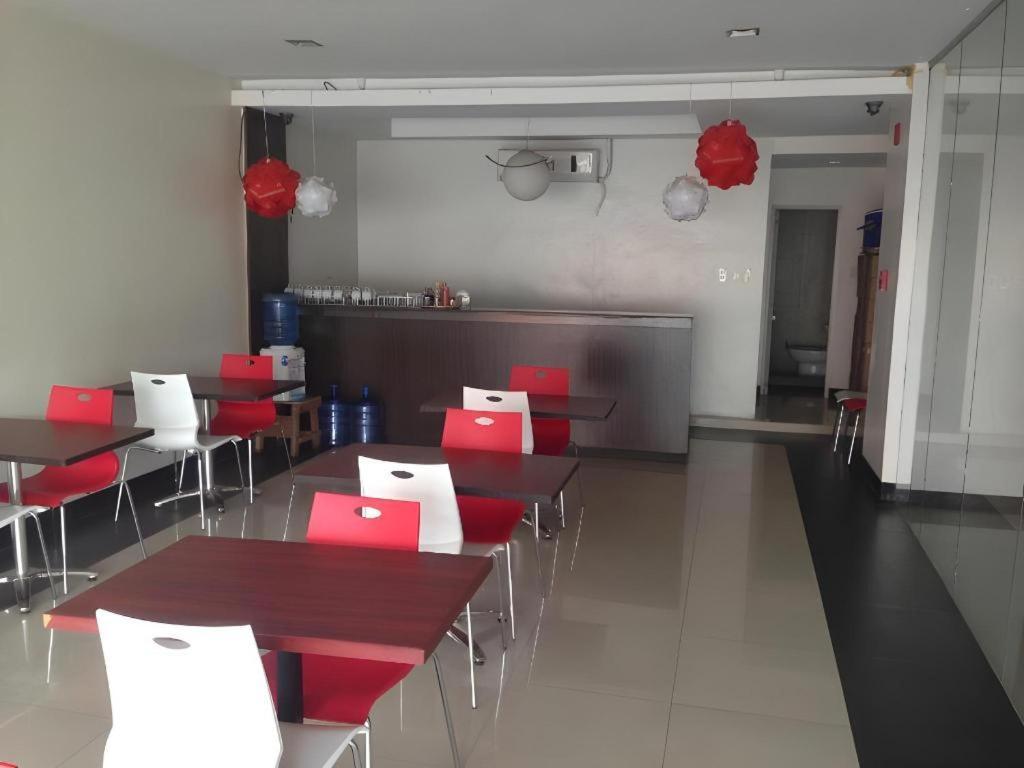 Cherry Midtown Hotel Olongapo Exterior photo