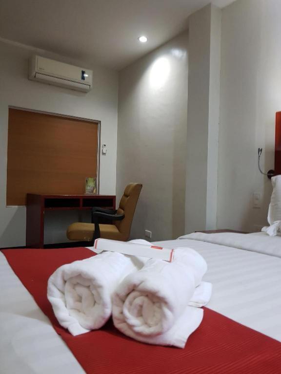 Cherry Midtown Hotel Olongapo Exterior photo