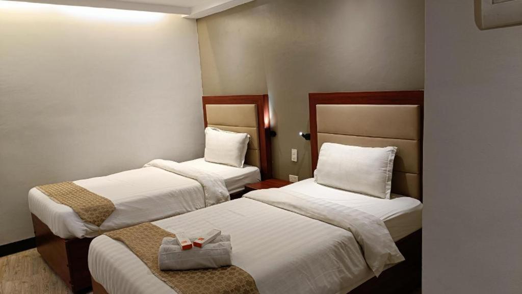 Cherry Midtown Hotel Olongapo Exterior photo